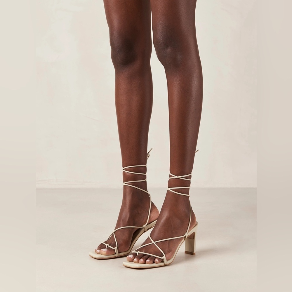 BNIB Alohas Bellini Strappy Sandal in Pearl White Sz 5 - Picture 4 of 10